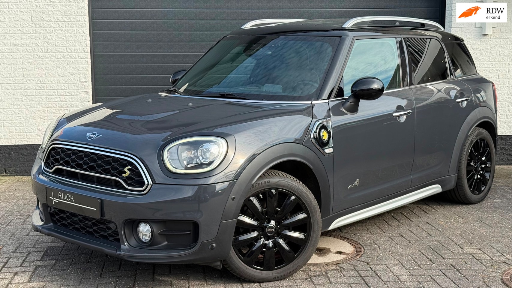 MINI Countryman - 1.5 Cooper S E ALL4 Chili | BTW | Pano | HUD | ACC | Camera - AutoWereld.nl