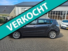 Toyota Verso - 1.8 VVT-i Business Limited Automaat Panorama