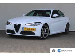 Alfa Romeo Giulia - 2.0T | 19` lichtmetalen velgen | Climate control | Keyless start | Cruise control