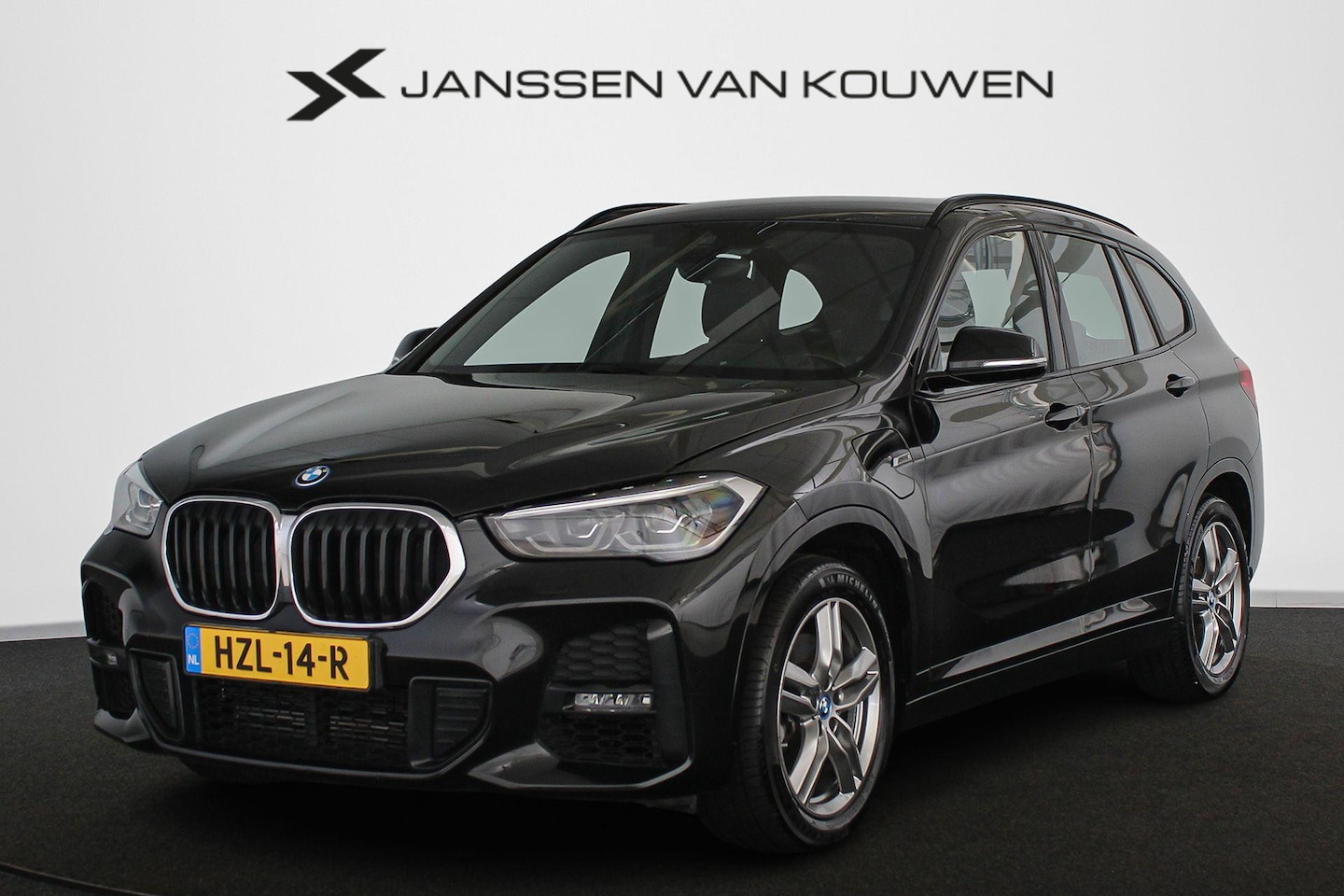 BMW X1 - xDrive25e Executive M Sport Trekhaak Stoelverwarming Apple CarPlay - AutoWereld.nl