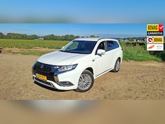 Mitsubishi Outlander - 2.4 PHEV S-Edition, BOVAG - Apple Carplay - stoelverwarming