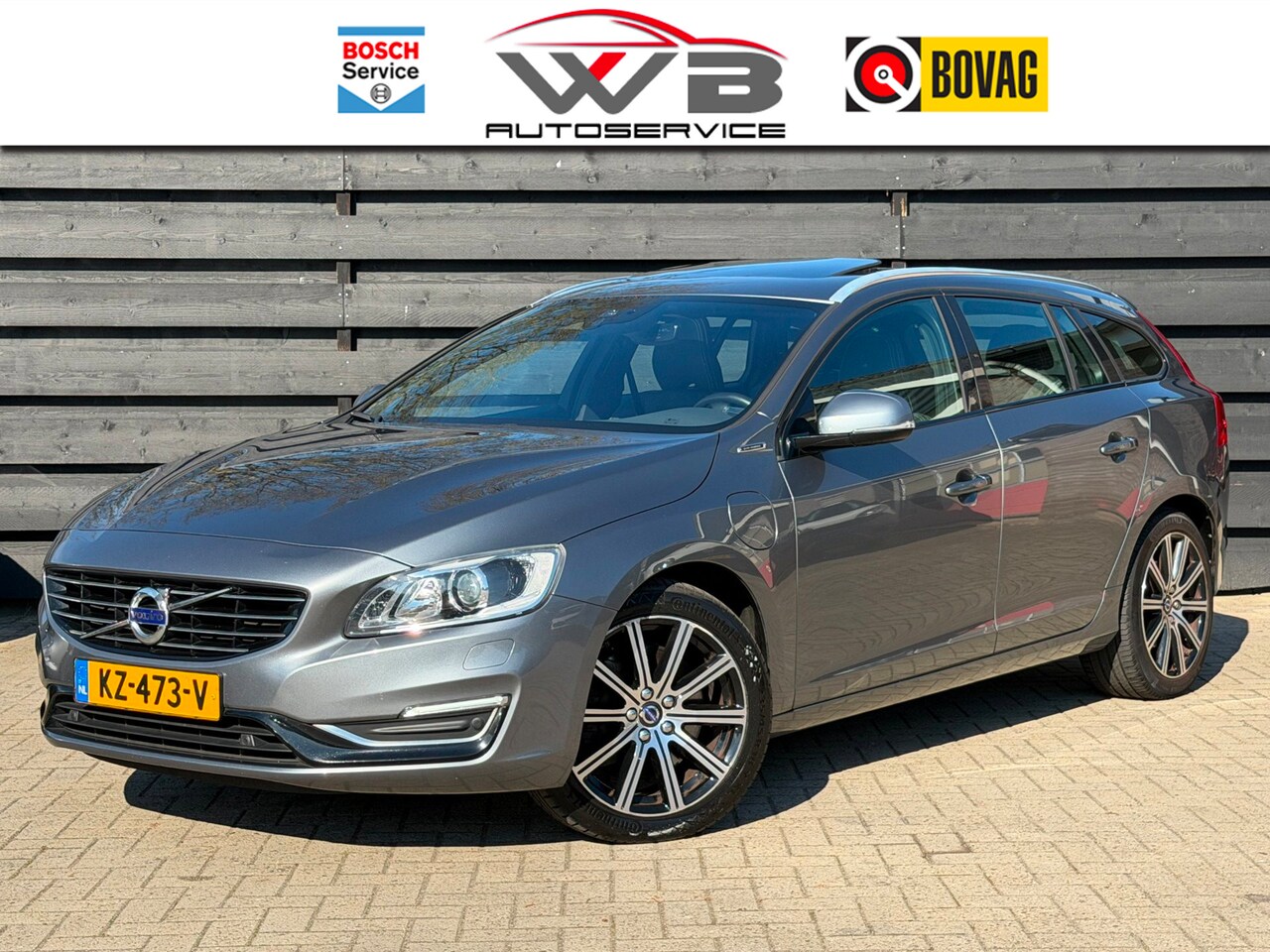 Volvo V60 - 2.4 D5 Twin Engine R-Design I Schuifdak I Leder I Memory - AutoWereld.nl