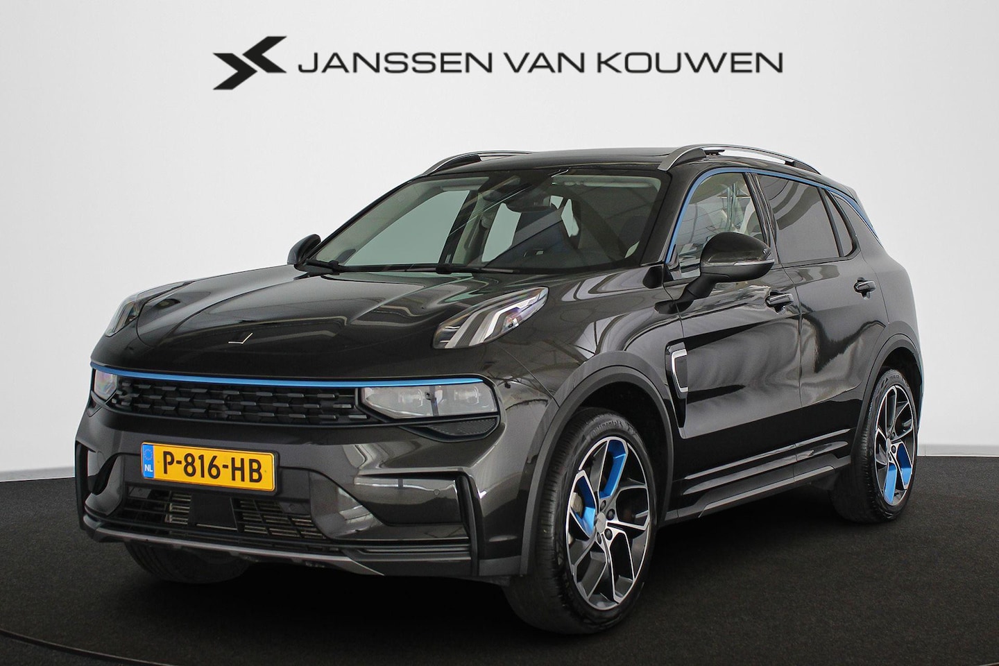 Lynk & Co 01 - 1.5 PHEV Trekhaak Panoramadak Stoelverwarming Camera - AutoWereld.nl
