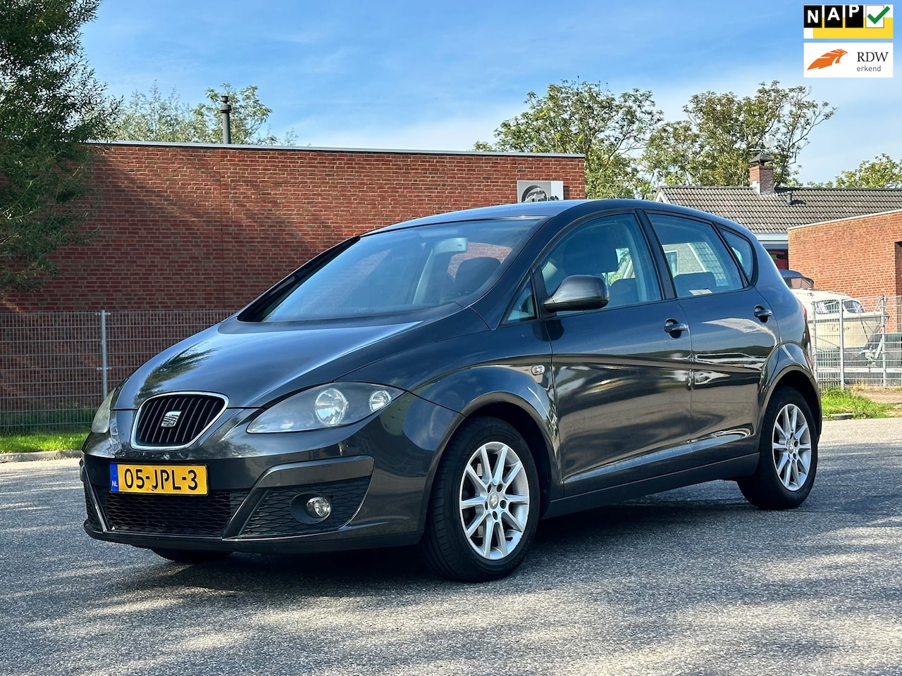 SEAT Altea - 1.6 Style Navigatie*Cruise*Clima*NAP*Parkeersensoren*LM velgen* - AutoWereld.nl
