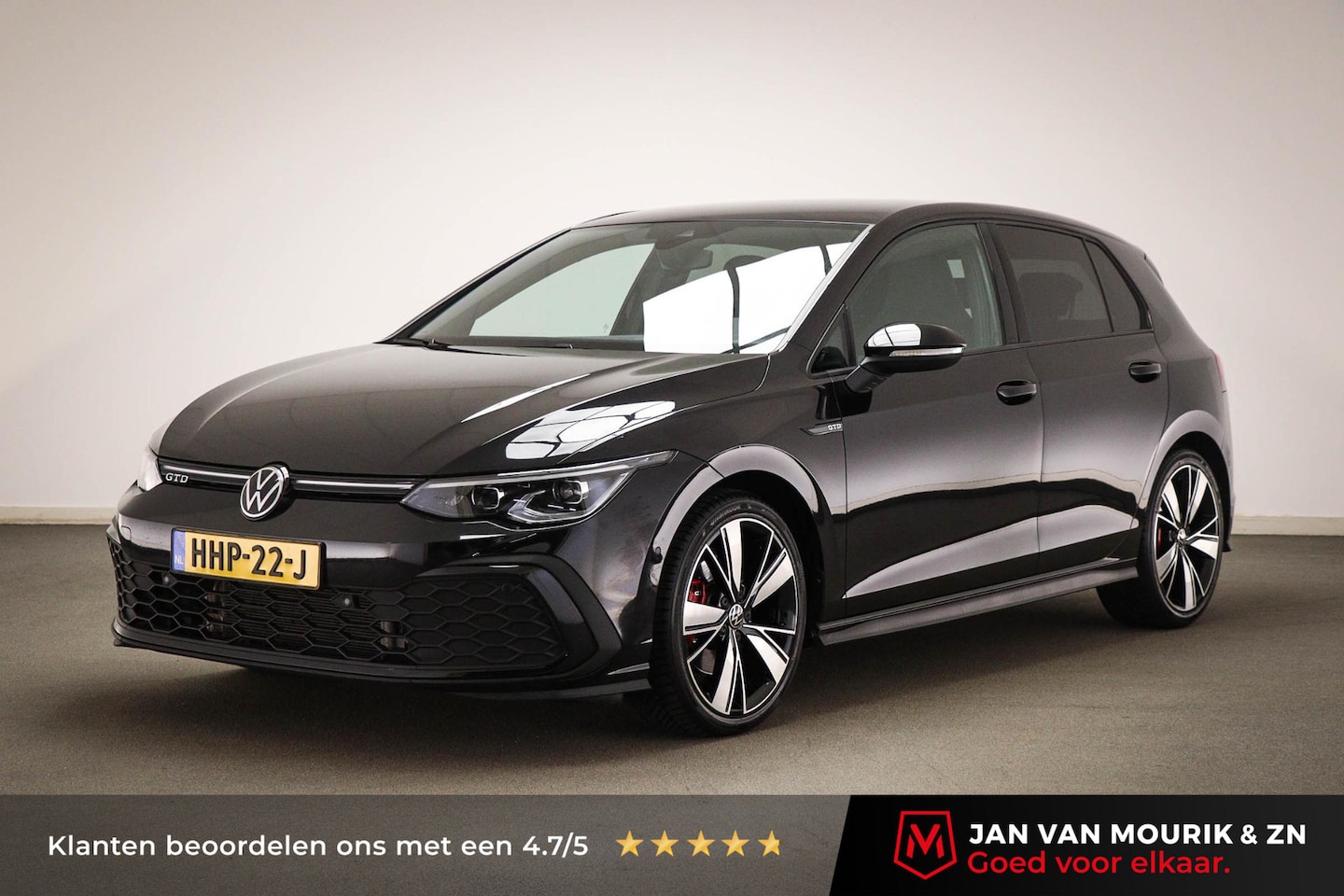 Volkswagen Golf - 2.0 TDI GTD | IQ LIGHT | STUURVERWARMING | DAB | DRAADLOZE LADER | CAMERA | TREKHAAK | 18" - AutoWereld.nl
