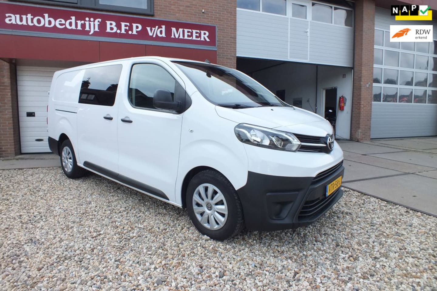 Toyota ProAce Worker - 2.0 D-4D Live DC 6-Persoons - AutoWereld.nl