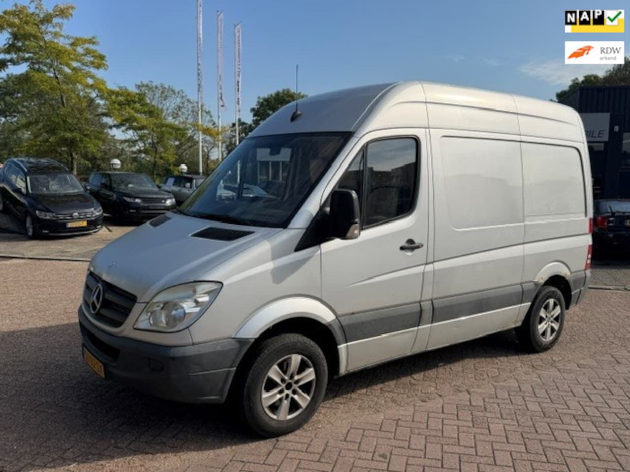 Mercedes-Benz Sprinter - 215 2.2 CDI 325 HD automaat / bj.2006 / NAP met 256758 km./ APK 10/2027 / trekhaak / simpe - AutoWereld.nl