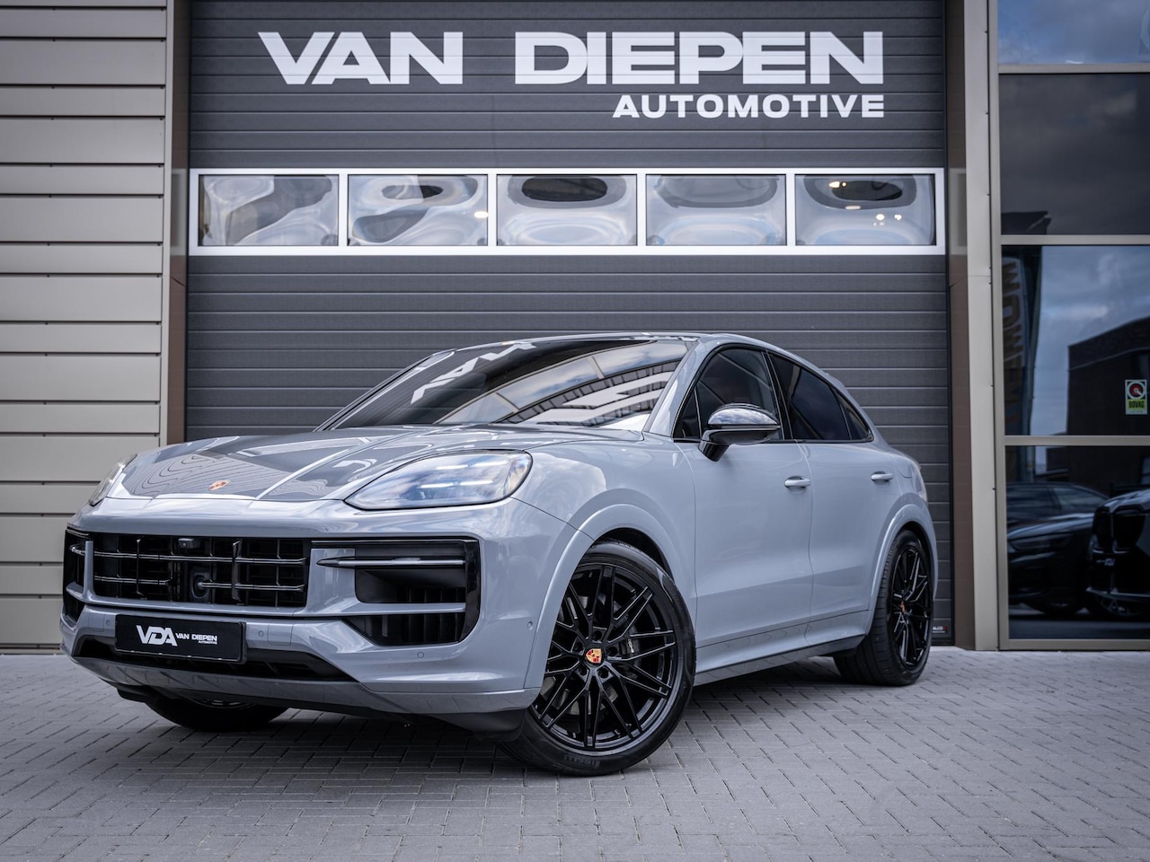 Porsche Cayenne Coupé - 3.0 E-Hybrid - Sport Chrono l FULL SPEC! l 4WS l Pass Displ. l Burmester - AutoWereld.nl