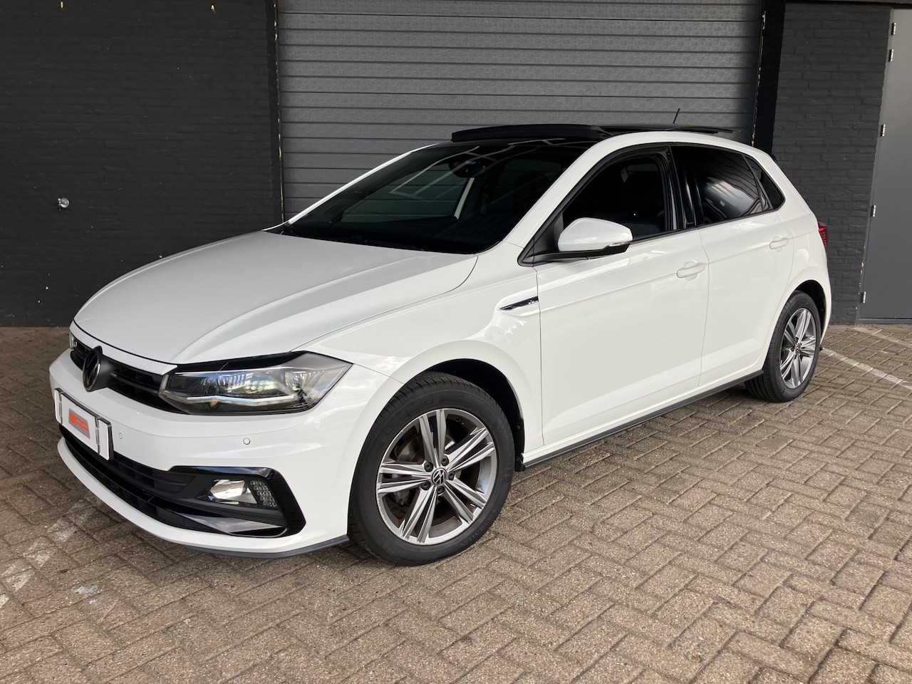Volkswagen Polo - 1.0 TSI R-LINE-PANO-XENON-LED-ACC - AutoWereld.nl