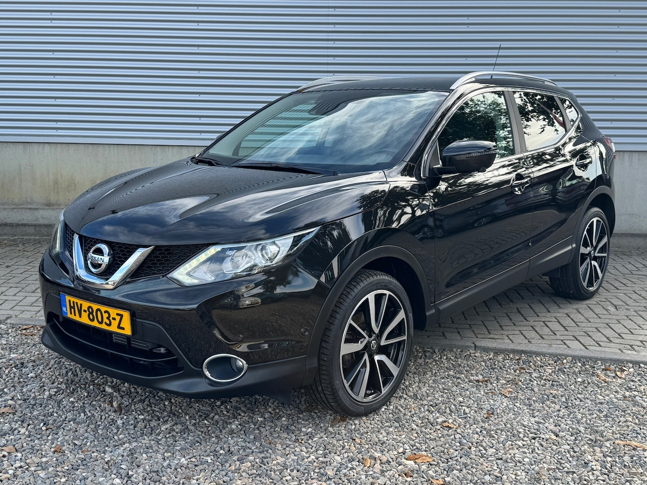 Nissan Qashqai - 1.2 Tekna automaat [ panodak,leer,fm navi,camera,19``lmv ] - AutoWereld.nl
