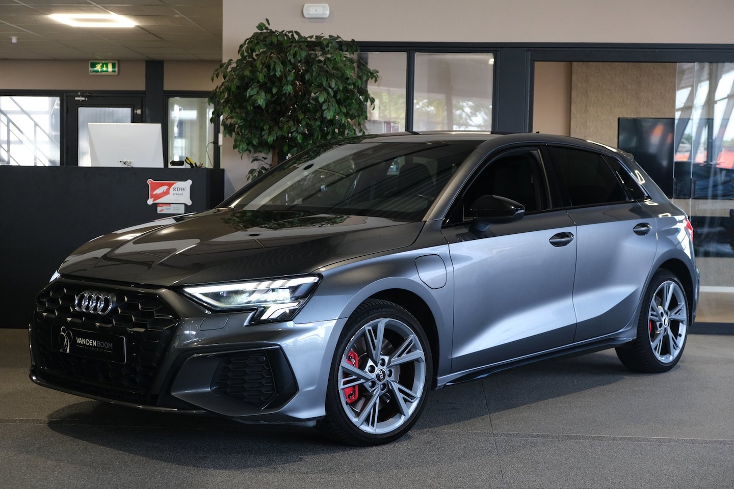 Audi A3 Sportback - 45 TFSI e 245PK S-Tronic Matrix Led Navi Virtual - AutoWereld.nl