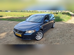 Volvo V50 - 2.0 Sport, navigatie - automatische airco - bluetooth - trekhaak