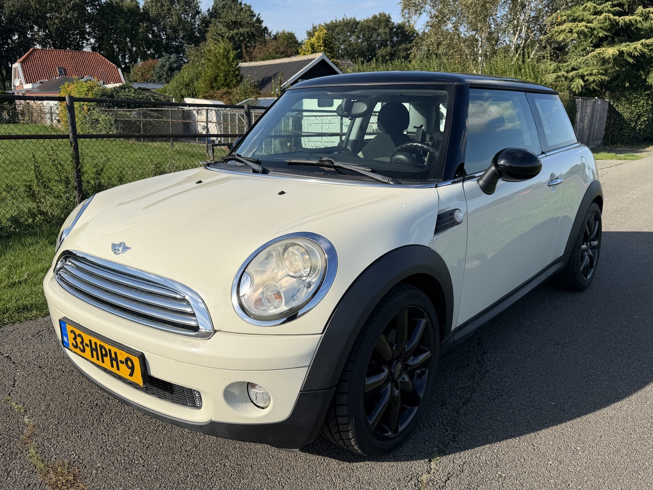 MINI 3-Deurs - 1.6 Cooper Chili Airco/Leer/Carplay/AUTOMAAT - AutoWereld.nl
