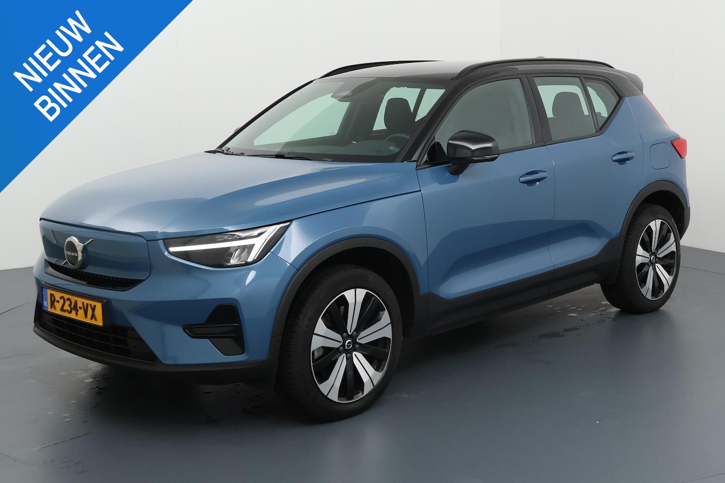 Volvo XC40 - RECHARGE CORE 70 kWh (94% SOH) I TREKHAAK I APPLE CARPLAY I STOELVERWARMING I P-CAMERA - AutoWereld.nl
