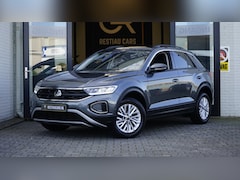 Volkswagen T-Roc - 1.5 TSI Life AUTOMAAT|ACC|BEATS|CAMERA|CARPLAY|DAB|KEYLESS|STOEL STUURVERWARMING