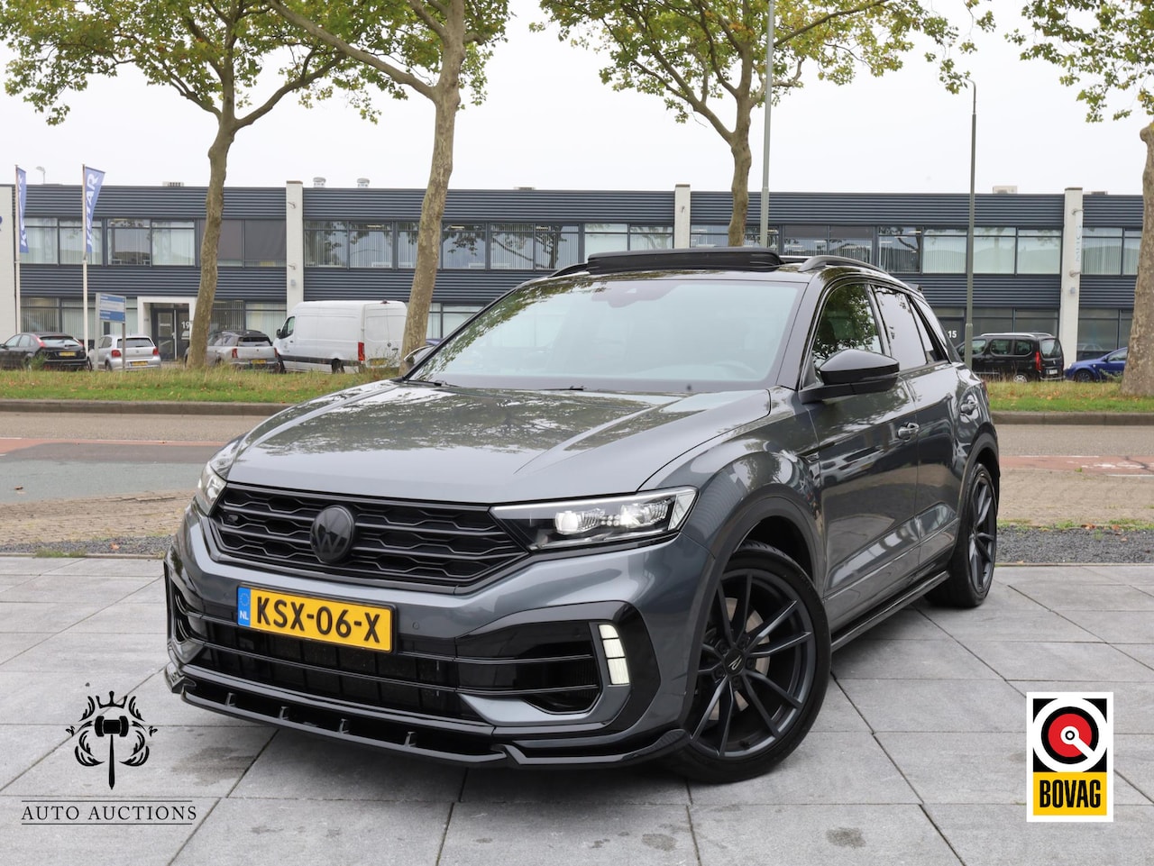 Volkswagen T-Roc - R 300PK | Panodak | Akrapovic | Maxton Design | Beats | Keyless | Virtual | Elek.Kofferkle - AutoWereld.nl