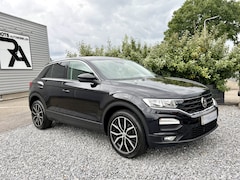 Volkswagen T-Roc - 1.0 TSI Style Navi|Media|PDC|Lineast Zwart