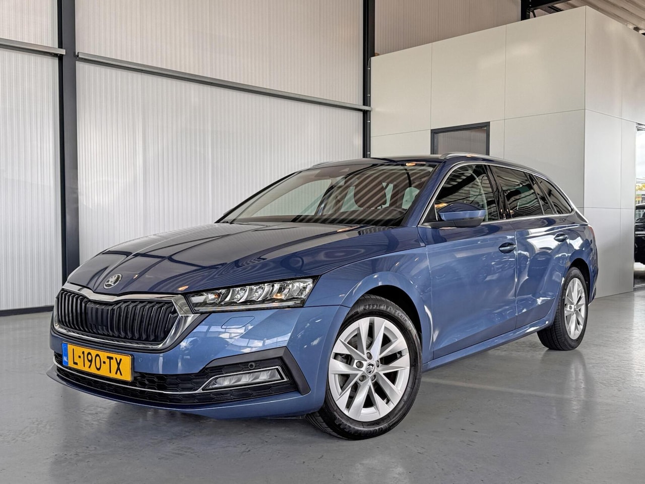 Skoda Octavia Combi - 1.0 TSI E-Tec 81kW MHEV Business Edition Plus DSG - AutoWereld.nl