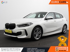BMW 1-serie - 118i M-Sport Automaat Digitale Cockpit Climate control Stoel verwarming LED Sfeer verlicht