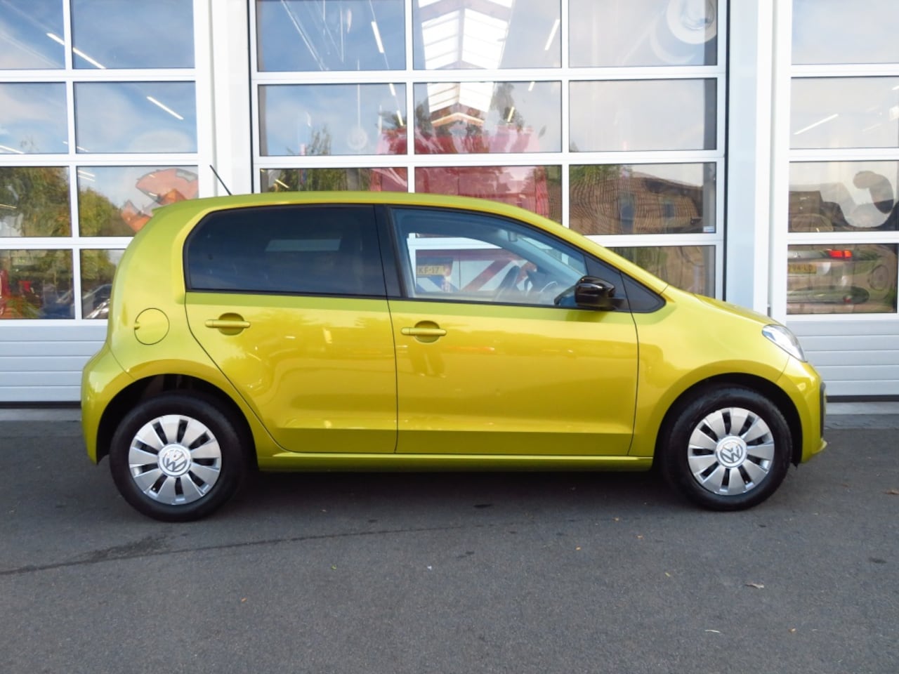 Volkswagen Up! - 1.0 BMT move up! 1.0 BMT move up! - AutoWereld.nl