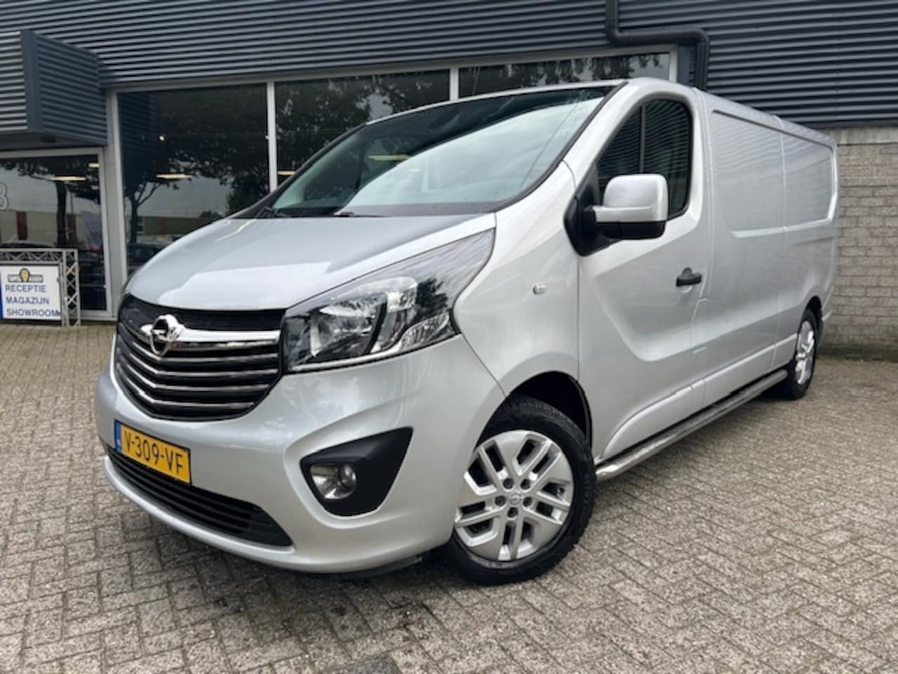 Opel Vivaro - 1.6 CDTI L2H1 Sport Eco - AutoWereld.nl
