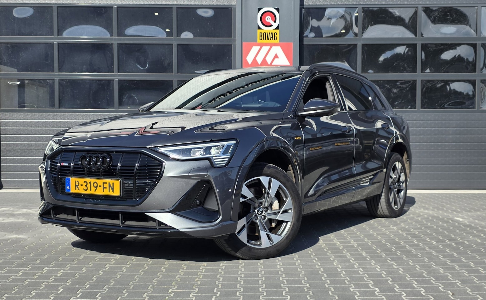Audi e-tron - 55 quattro S edition 95 kWh | TREKHAAK | 93% SOH | NAP | HUD | 360 CAMERA | ACC - AutoWereld.nl