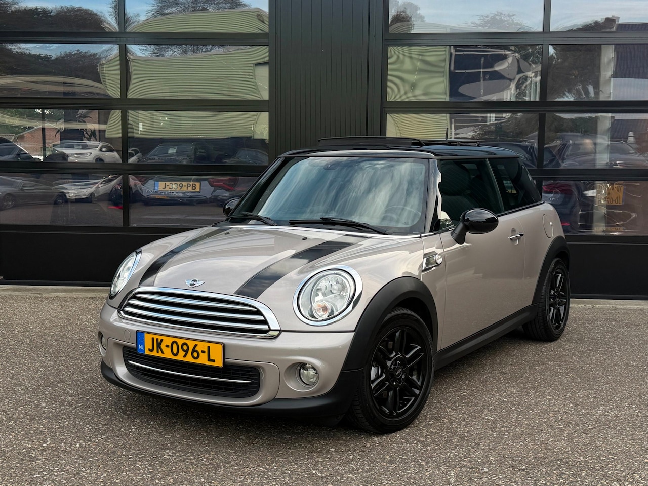 MINI 3-Deurs - 1.6 Cooper Special Edition Pano Stoelverw. Clima - AutoWereld.nl