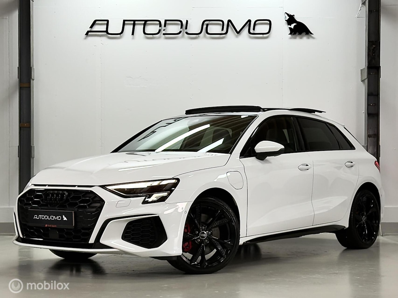 Audi A3 Sportback - 45 TFSI e S Competition | Pano | RS Seats | Stoelverwarming | 19" | Camera | Virtual Cockp - AutoWereld.nl