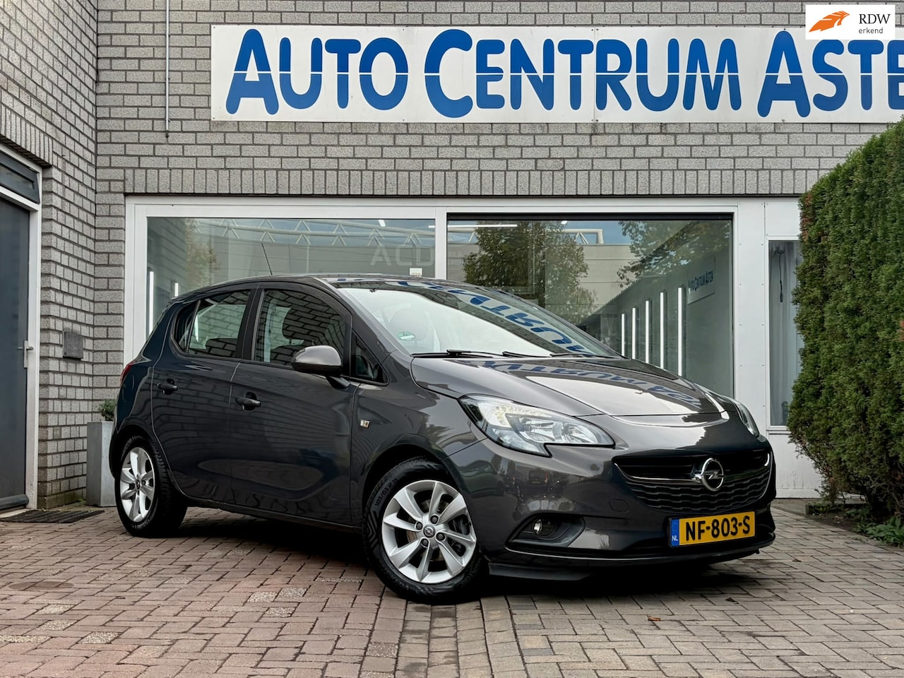 Opel Corsa - 1.4 Business+ - AutoWereld.nl