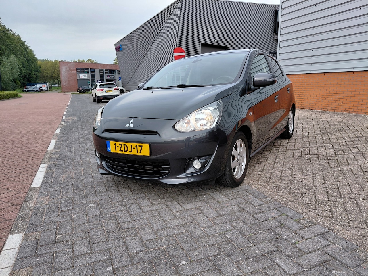Mitsubishi Space Star - 1.0 Intense Airco Ecc keyless 75826 km - AutoWereld.nl