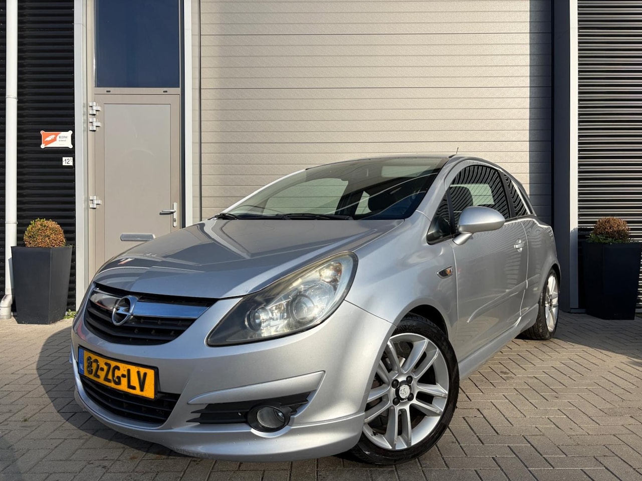 Opel Corsa - 1.4-16V Sport/OPC uitvoering/Airco/Cruise control/ - AutoWereld.nl