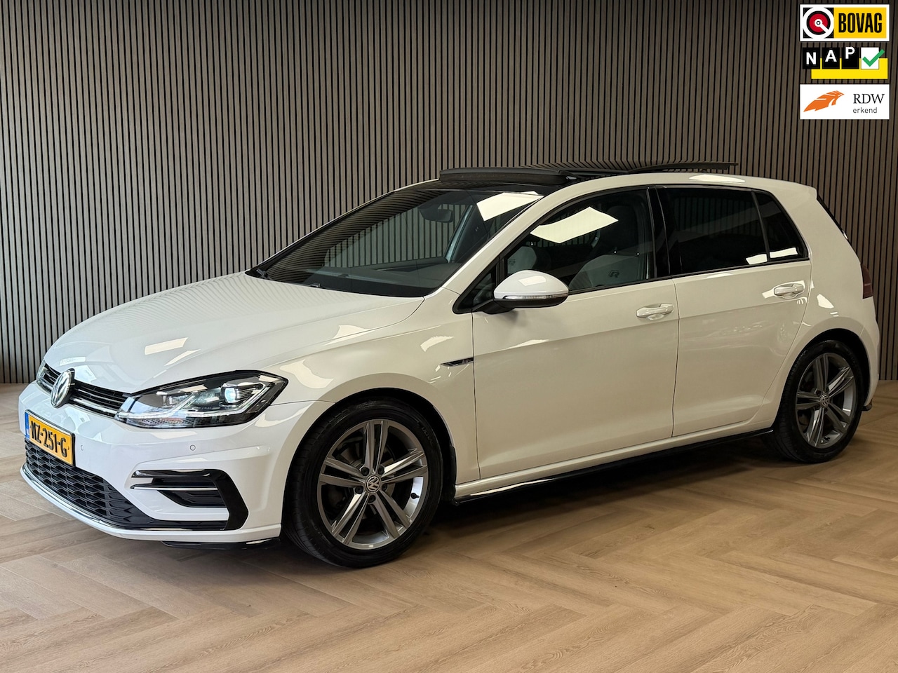Volkswagen Golf - 1.4 TSI Highline R-Line DSG PANORAMADAK VIRTUAL DISPLAY APPLE CARPLAY NAVIGATIE PDC CRUISE - AutoWereld.nl