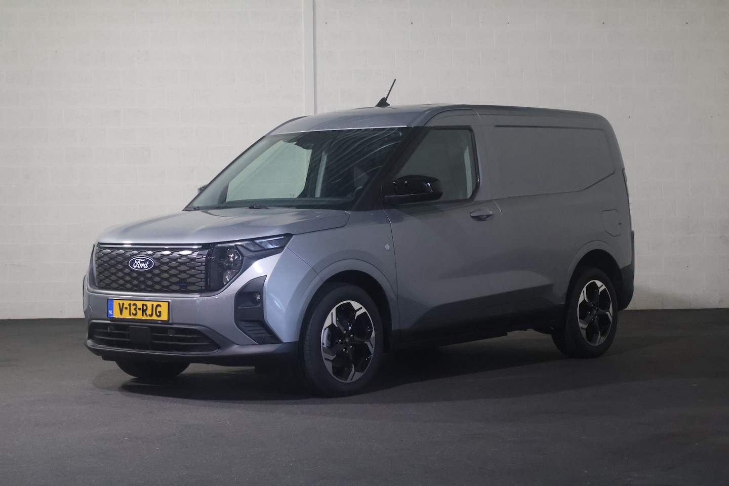 Ford Transit Courier - E-Transit Limited 44 kWh Airco - AutoWereld.nl