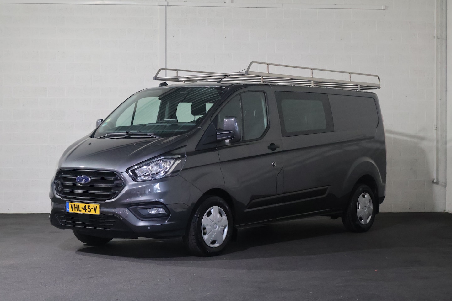 Ford Transit Custom - 2.0 TDCI L2 H1 DC 185pk Automaat - AutoWereld.nl