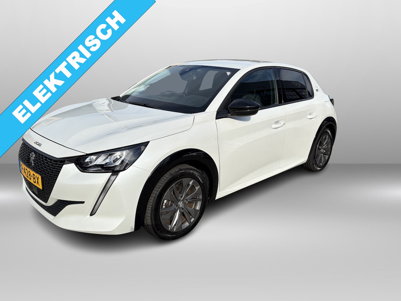 Peugeot e-208 - EV Allure Pack 50 kWh SOH 95% | 3 fase lader | Camera | Apple/Android | Cruise - AutoWereld.nl