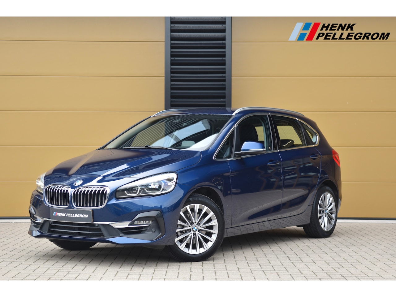 BMW 2-serie Active Tourer - 218i * Luxury Line * Trekhaak * Camera * Head-up * Stuurwielverwarming * - AutoWereld.nl