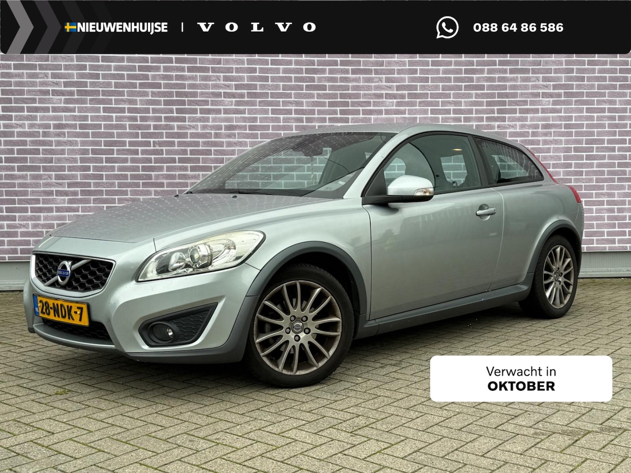 Volvo C30 - 2.0 Momentum | regen sensor | parkeersensoren | Spoiler | High Performance audio | Blueto - AutoWereld.nl