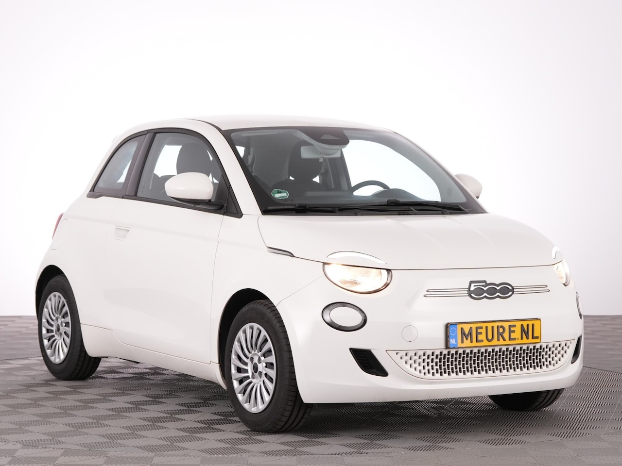 Fiat 500e - Urban 24 kWh | CARPLAY | AIRCO | SOH: 94,5% | - AutoWereld.nl