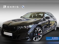 BMW i5 - Sedan eDrive40 | M Sport Pro | Glazen Panoramadak | Stuur- & Stoelverwarming | Driving & P