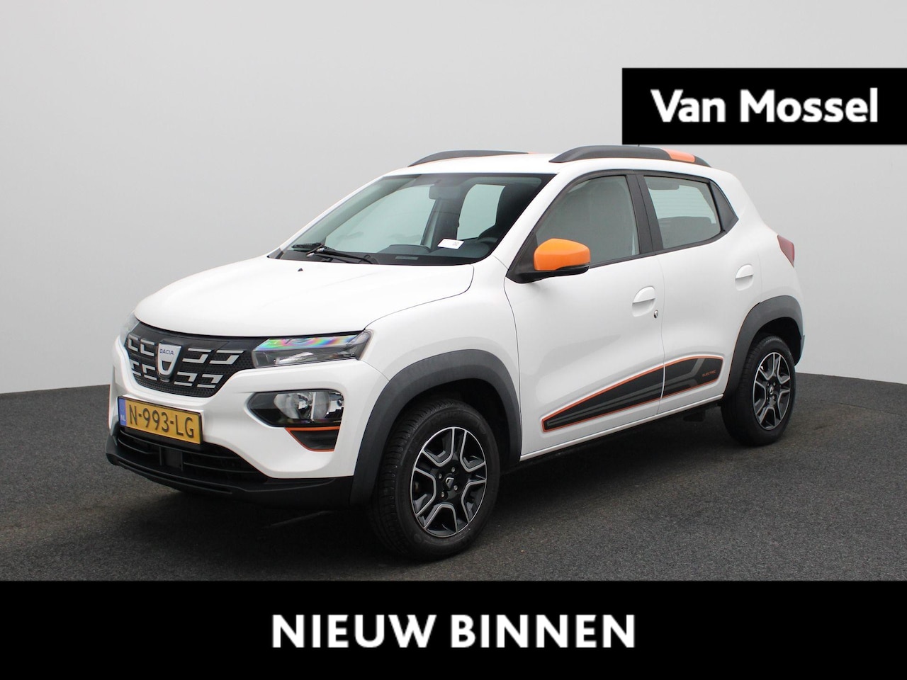 Dacia Spring - Comfort Plus (Orange Pack) 27 kWh Navigatie | Apple Carplay | Airco | Lm velgen - AutoWereld.nl