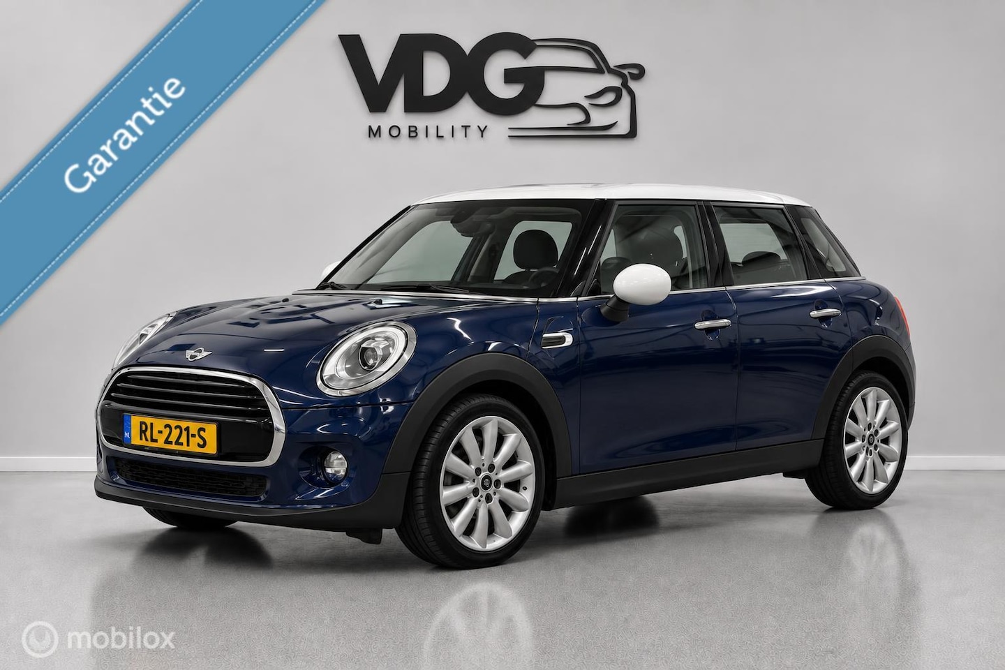 MINI 5-Deurs - 1.5 Cooper Chili Serious Business - AutoWereld.nl