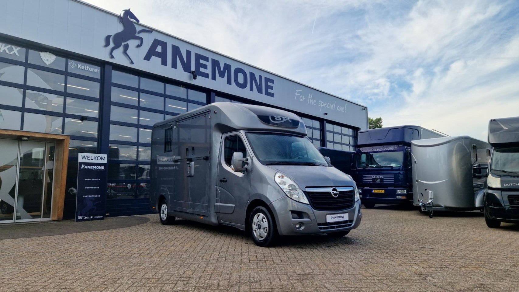Opel Movano - STX S3 paardenwagen automaat hengsten uitvoering (id:53) - AutoWereld.nl