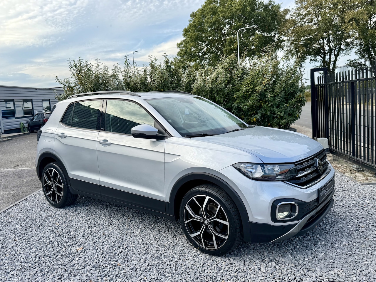 Volkswagen T-Cross - 1.0 TSI DSG United ACC|Carplay|PDC|Lineast Zilver - AutoWereld.nl