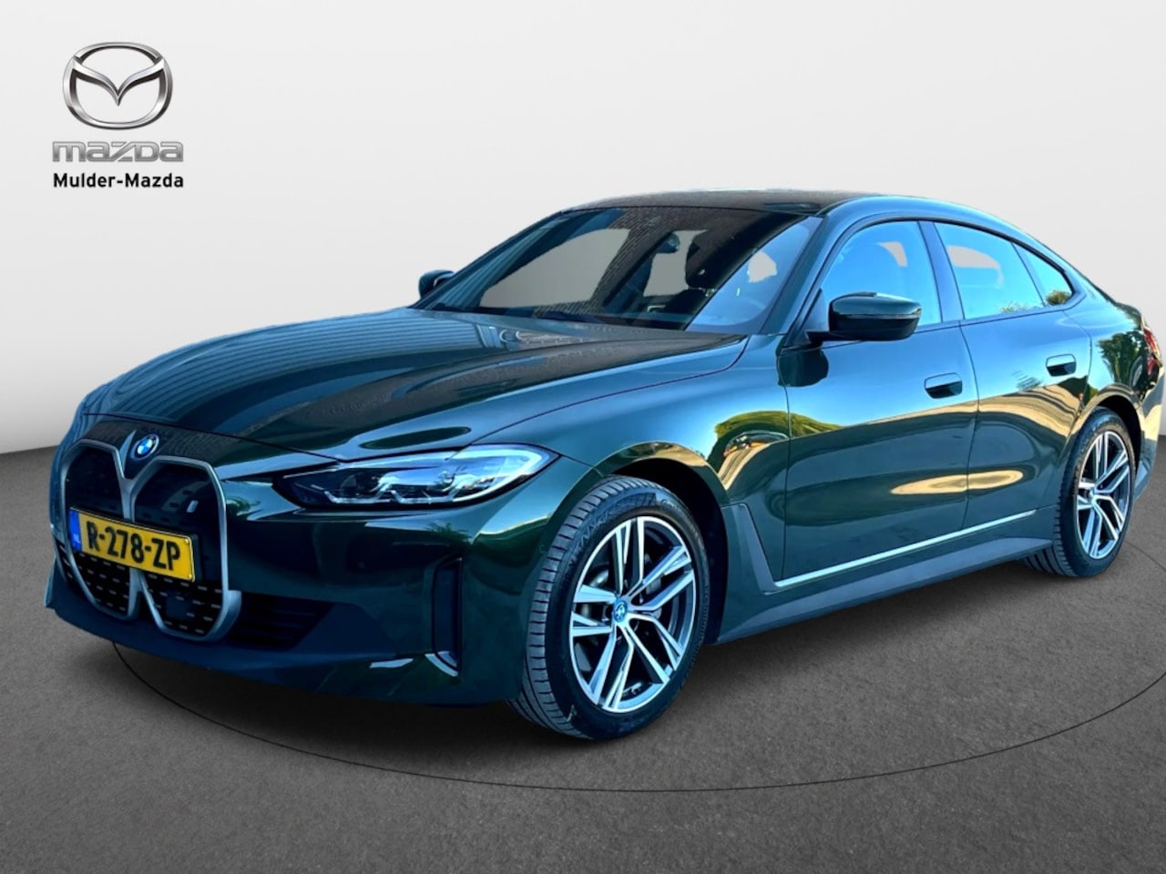 BMW i4 - eDrive40 | Luchtvering | Leder | Stoelverw. | M HemelAntrazit - AutoWereld.nl