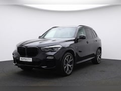 BMW X5 - xDrive45e M Sport Pano l Trekhaak | 21" | Luchtvering l Memory