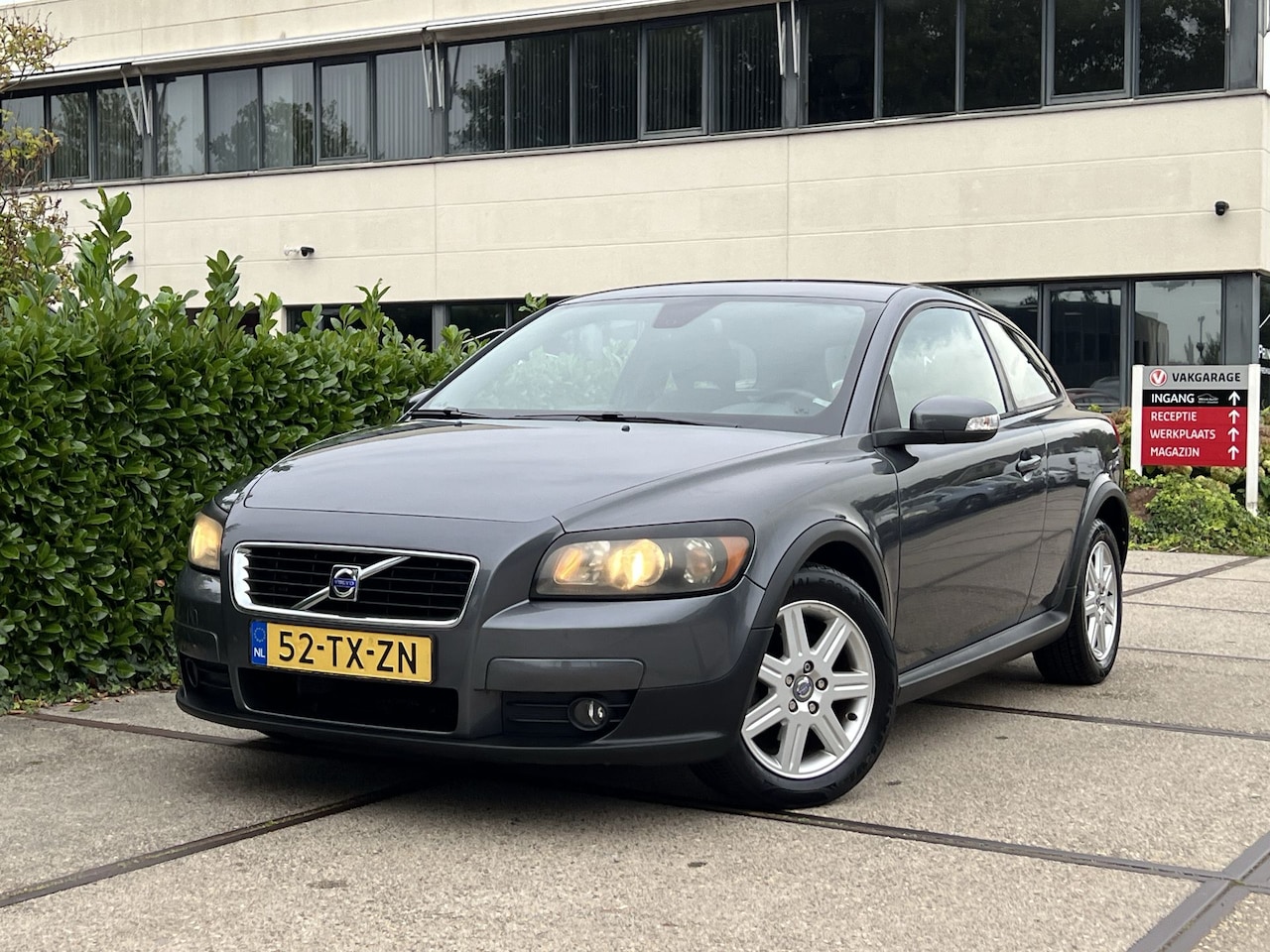 Volvo C30 - 1.6 Momentum |CLIMA|LM VELGEN|CRUISE CTRL|NAVI 19516 / 5654 | IS BINNEN NELLE | - AutoWereld.nl