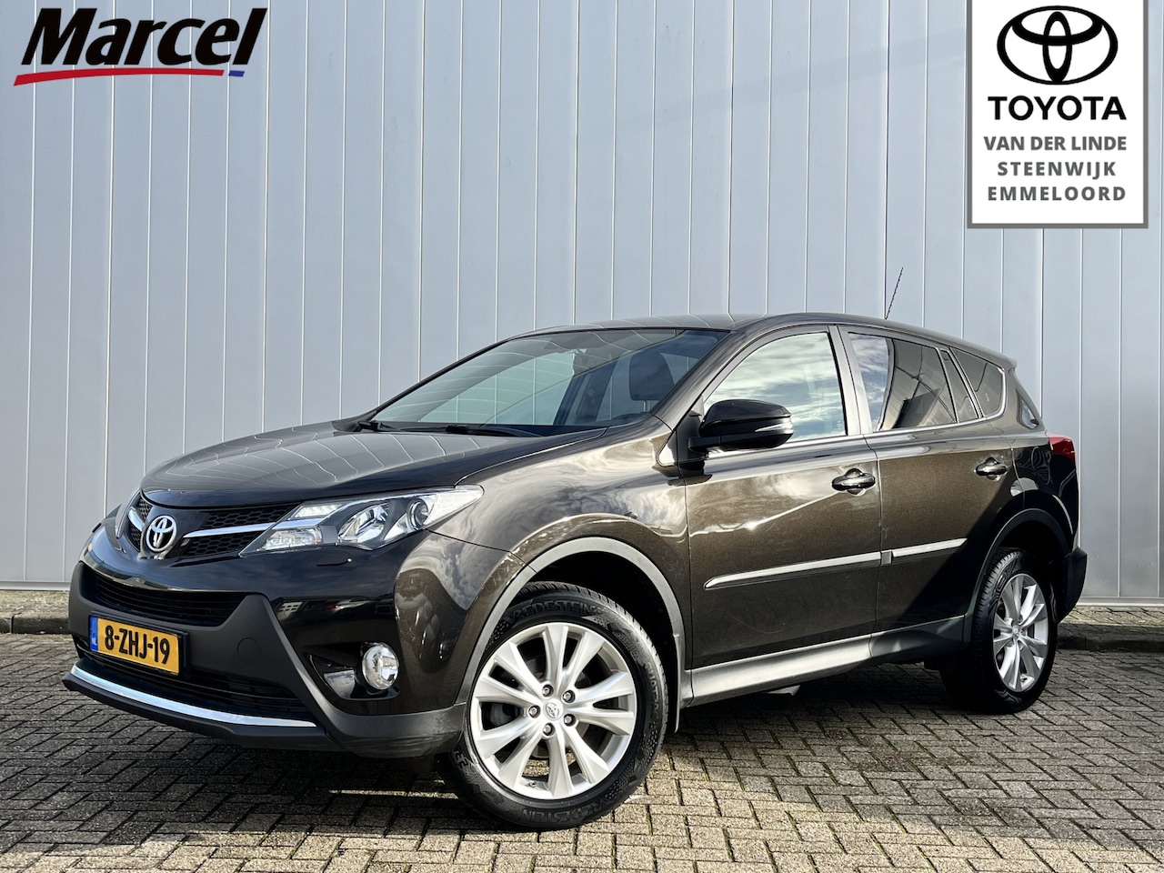 Toyota RAV4 - 2.0 Executive Business 4WD Automaat Leder Clima Navi Trekhaak - AutoWereld.nl