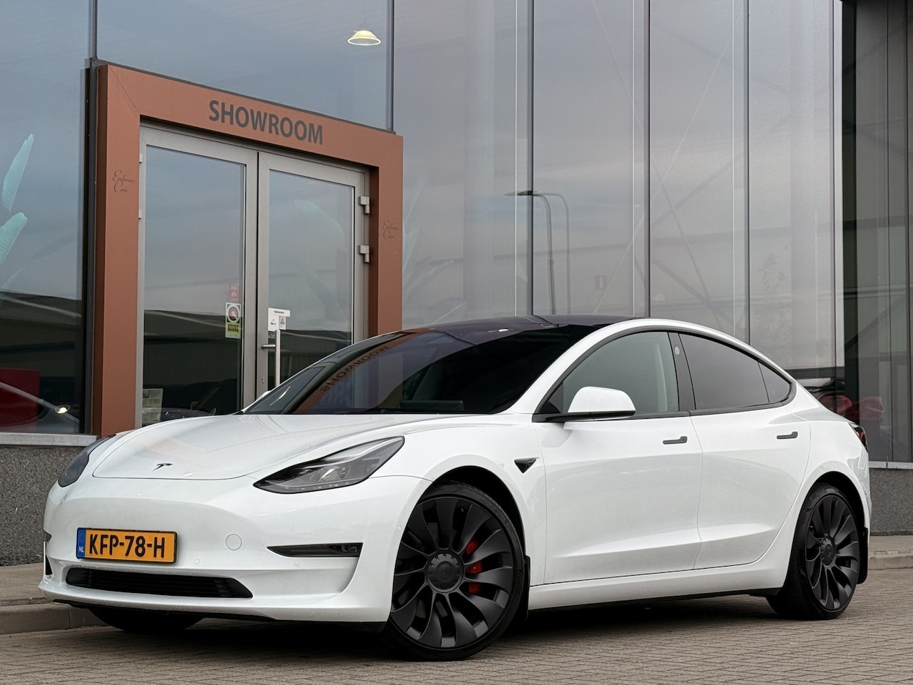 Tesla Model 3 - Long Range AWD Dual Motor 75 kWh | ACC | Panoramadak | Stoelverwarming V+A | Leder | 20 In - AutoWereld.nl