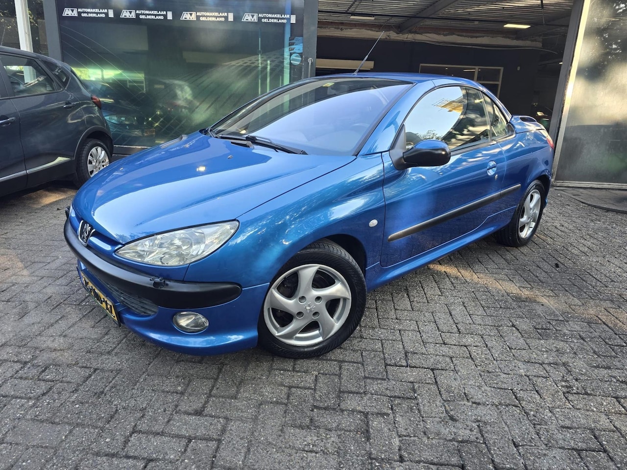 Peugeot 206 CC - 1.6-16V Premium | NIEUWE APK | AUTOMAAT | AIRCO | LEUKE AUTO | - AutoWereld.nl