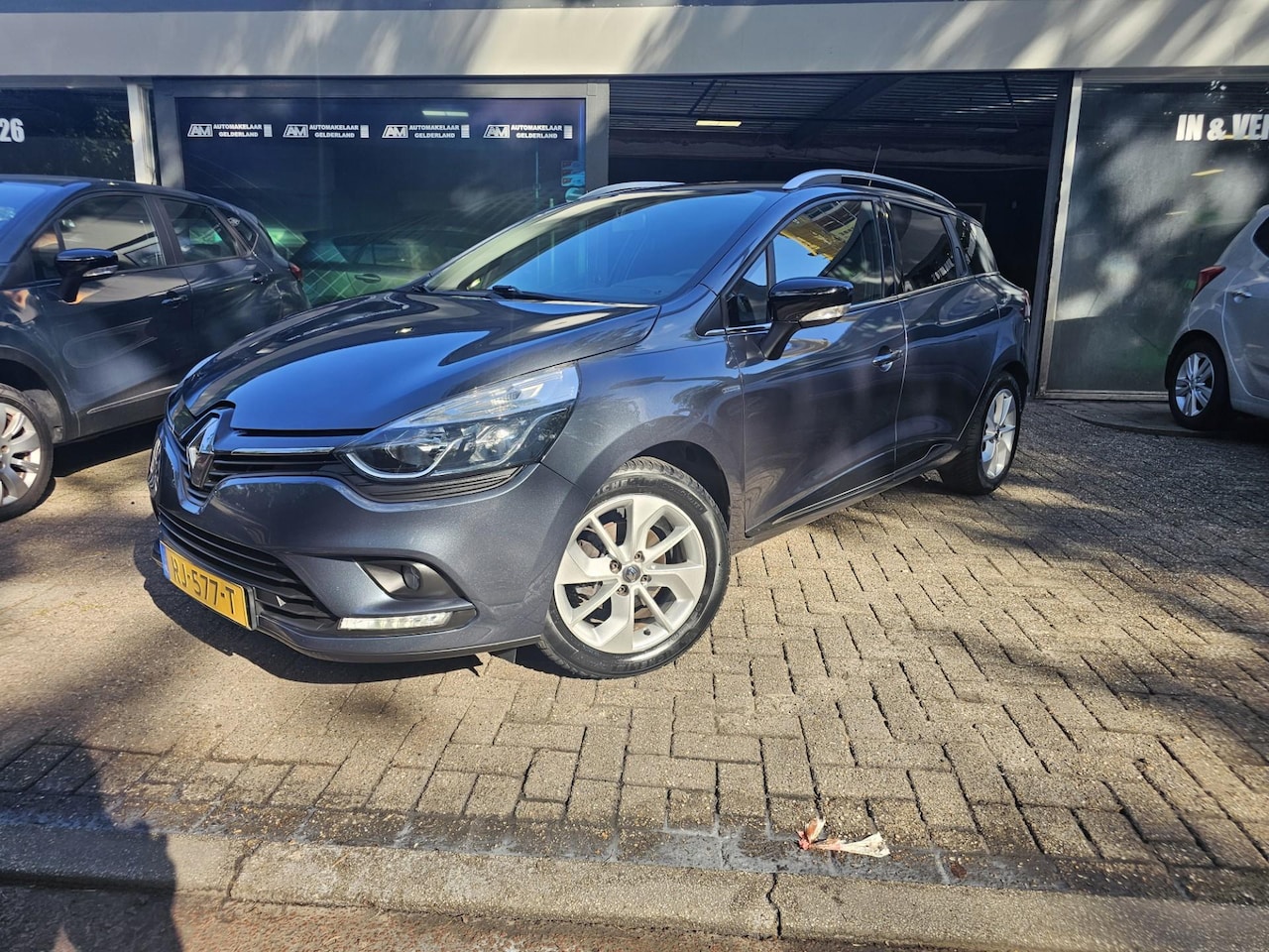 Renault Clio Estate - 0.9 TCe Limited | 2E EIGENAAR | 3/6 OF 12 MND GARANTIE | AIRCO |NAVI |CRUISE |NW APK | - AutoWereld.nl